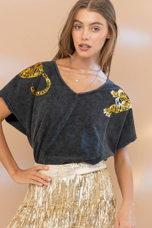 Garment Washed V Neck Tiger Sequin Patch T Shirt